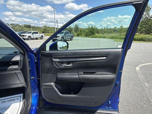 Used 2025 Honda CR-V EX image 17