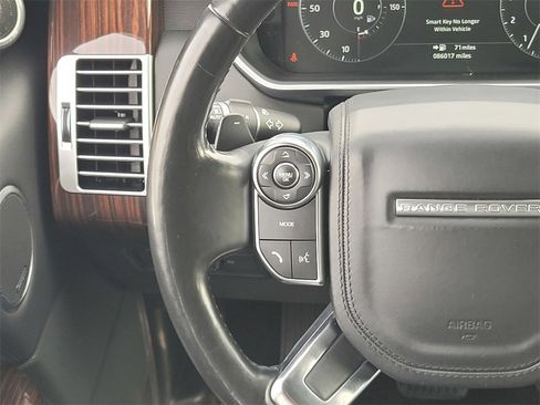 Used 2017 Land Rover Range Rover HSE image 14