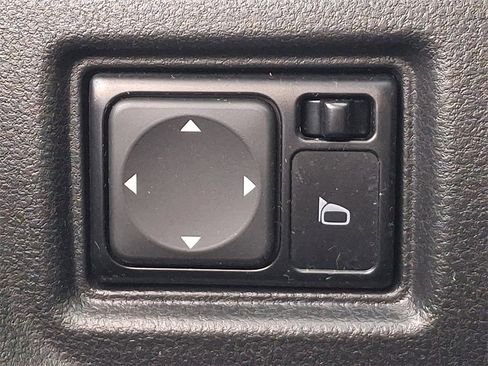 Used 2015 Nissan Versa Note SV image 21