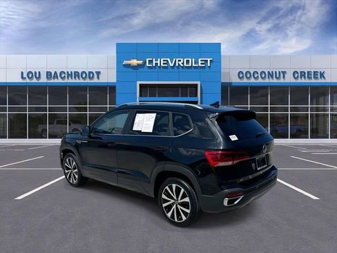 Used 2024 Volkswagen Taos SE FWD image 6