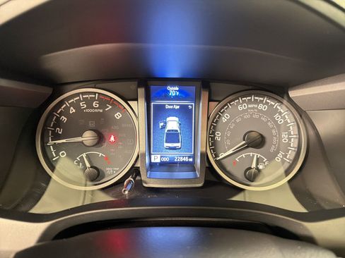 Used 2023 Toyota Tacoma TRD Pro AWD/4WD image 19