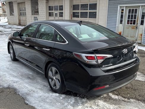 Used 2017 Hyundai Sonata Plug-In Hybrid image 4
