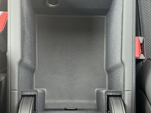 New 2025 Volvo XC90 B6 Plus image 19