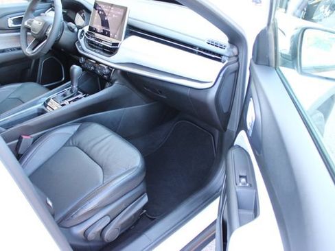 Used 2023 Jeep Compass Latitude AWD/4WD image 39