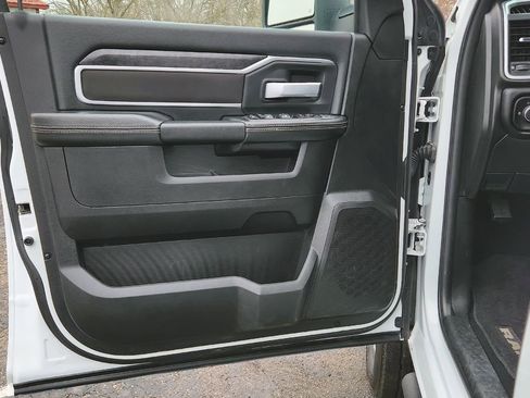 Used 2024 RAM 3500 Big Horn image 24