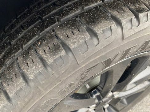 Used 2018 Jeep Grand Cherokee Altitude image 24