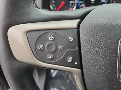 Used 2023 GMC Acadia Denali w/ Denali Ultimate Package image 18