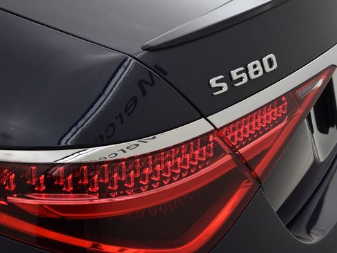 Certified 2022 Mercedes-Benz S 580 4MATIC Sedan image 12