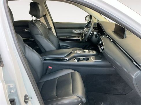 Used 2025 Genesis GV70 2.5T image 13