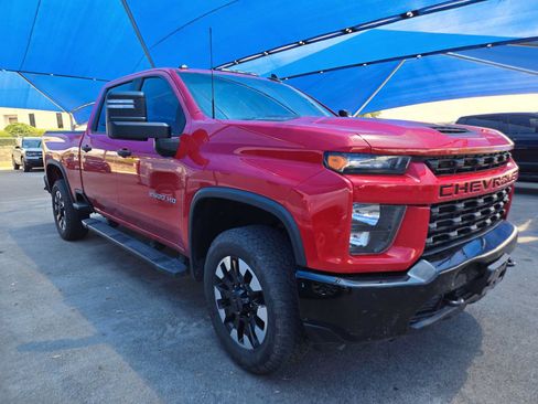 Used 2020 Chevrolet Silverado 2500 Custom w/ Custom Value Package AWD/4WD image 2