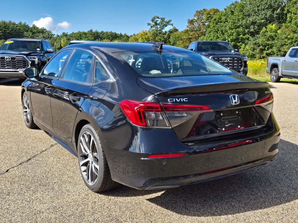 Used 2022 Honda Civic Touring image 3