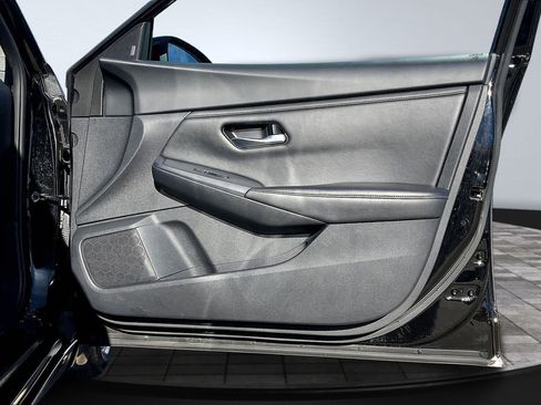 Used 2023 Nissan Sentra SV w/ All-Weather Package image 32