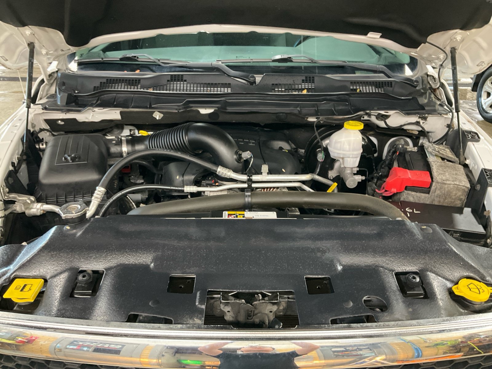 Used 2019 RAM 1500 ST w/ SXT Plus Group AWD/4WD image 28