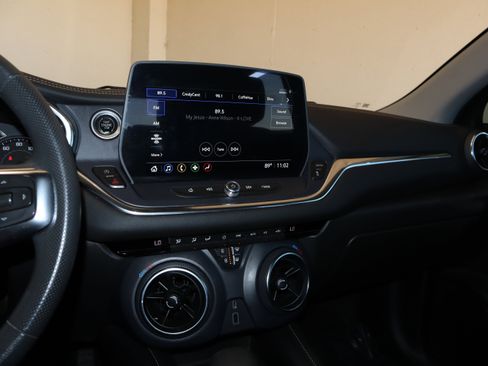 Used 2023 Chevrolet Blazer LT FWD image 26