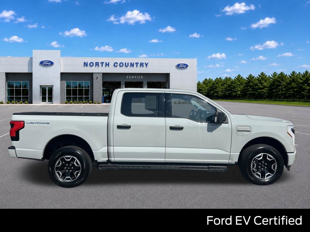 Used 2023 Ford F150 Lightning XLT AWD/4WD image 4