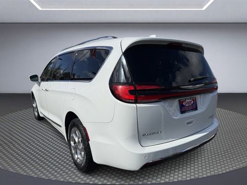 Used 2021 Chrysler Pacifica Limited image 4