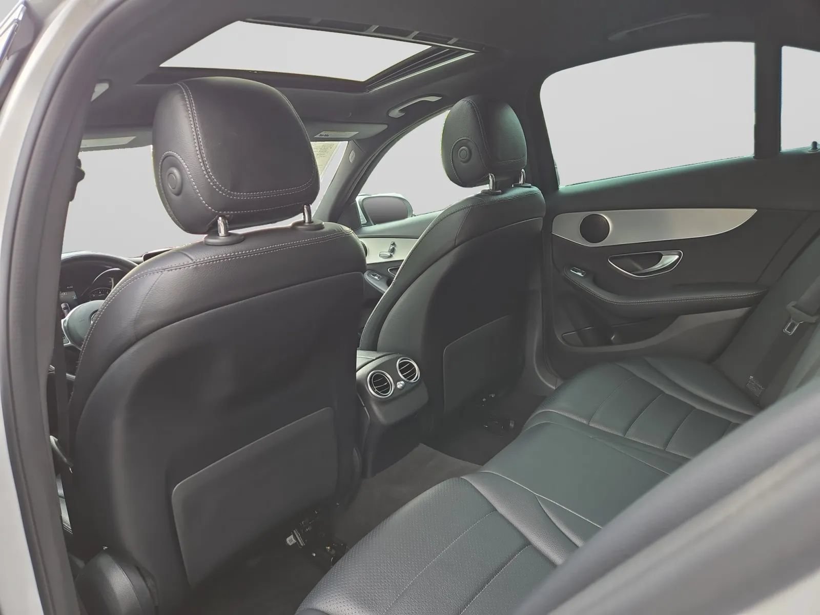 Used 2019 Mercedes-Benz C 300 Sedan image 26