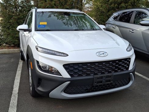 Certified 2023 Hyundai Kona SEL w/ Convenience Package image 2