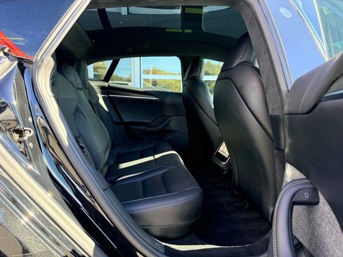 Used 2021 Tesla Model S Plaid image 32