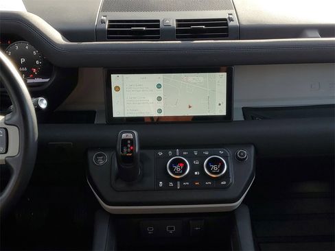 Used 2023 Land Rover Defender 110 S image 30