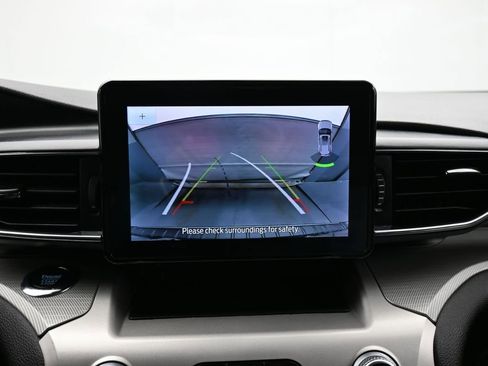 Used 2022 Ford Explorer XLT w/ Equipment Group 202A image 33