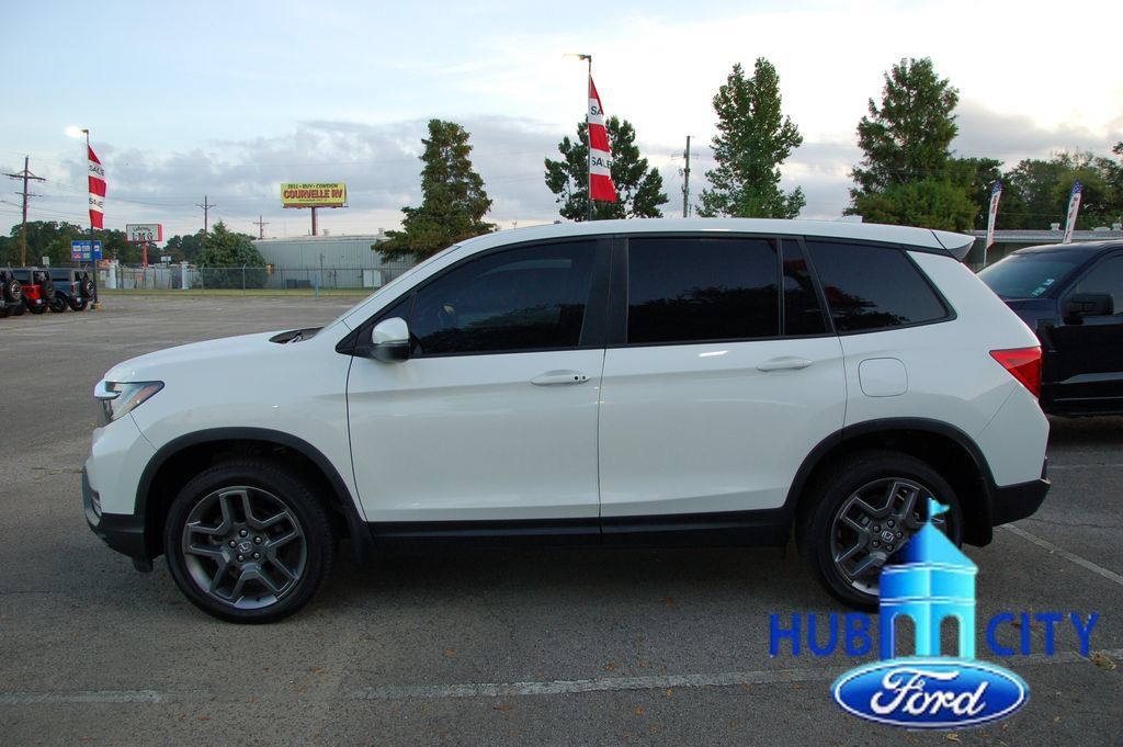 Used 2023 Honda Passport EX-L image 2