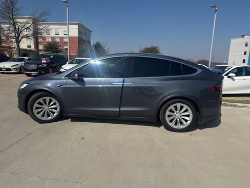 Used 2020 Tesla Model X Long Range image 5