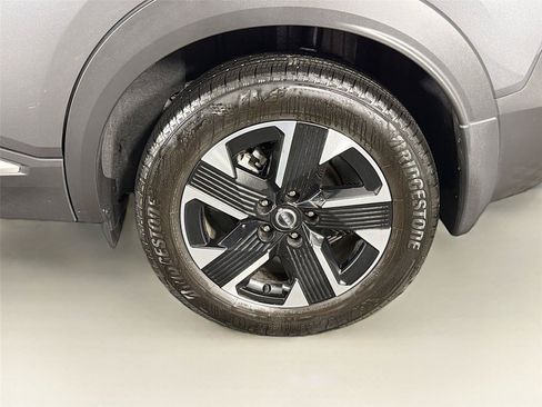 Used 2025 Nissan Kicks SR AWD/4WD image 32