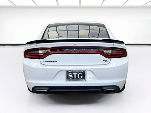 Used 2017 Dodge Charger R/T w/ Navigation & Travel Group RWD image 5
