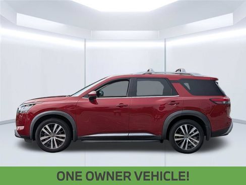 Used 2023 Nissan Pathfinder Platinum w/ Black Appearance Package FWD image 2