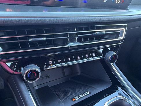 New 2026 Chevrolet Traverse LT w/ Midnight/Sport Edition image 25