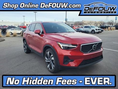 Used 2023 Volvo XC40 B5 Ultimate w/ Climate Package image 1