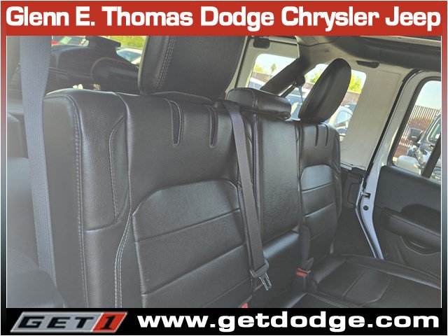 Used 2023 Jeep Wrangler Unlimited Sahara w/ Cold Weather Group AWD/4WD image 32