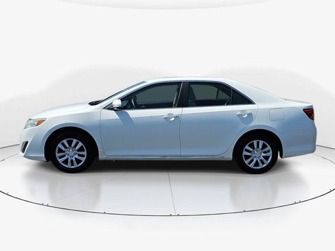 Used 2014 Toyota Camry LE FWD image 7