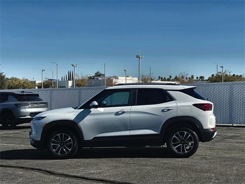 Certified 2025 Chevrolet TrailBlazer LT w/ Convenience Package image 8