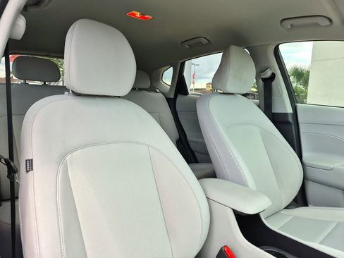 Used 2025 Hyundai Kona SEL FWD image 24
