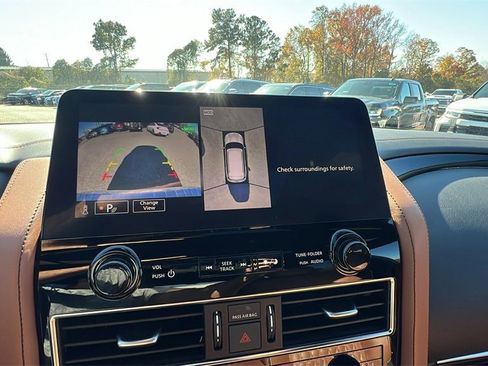 Used 2024 INFINITI QX80 Sensory w/ Cargo Package image 36