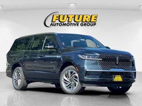 New 2026 Lincoln Navigator L Reserve AWD/4WD image 1