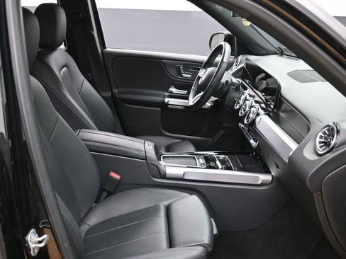 Used 2024 Mercedes-Benz GLB 250 image 41