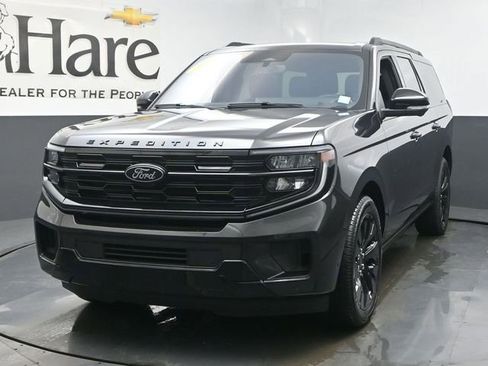 Used 2025 Ford Expedition Max Platinum w/ Stealth Appearance Package AWD/4WD image 7