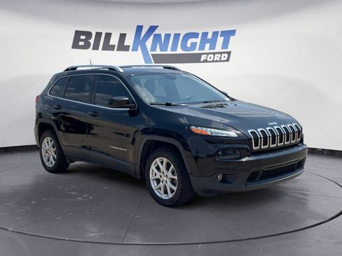Used 2018 Jeep Cherokee Latitude Plus FWD image 7