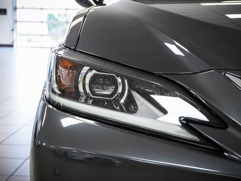 Certified 2025 Lexus ES 300h w/ Premium Package image 29