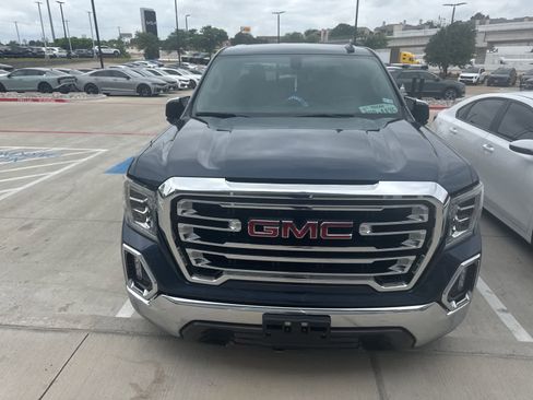 Used 2021 GMC Sierra 1500 SLT image 2