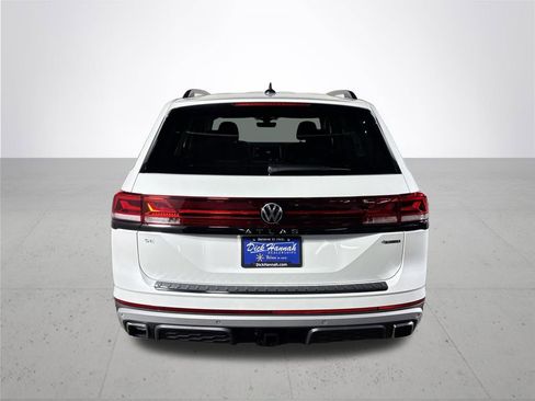 New 2026 Volkswagen Atlas Peak Edition AWD/4WD image 7