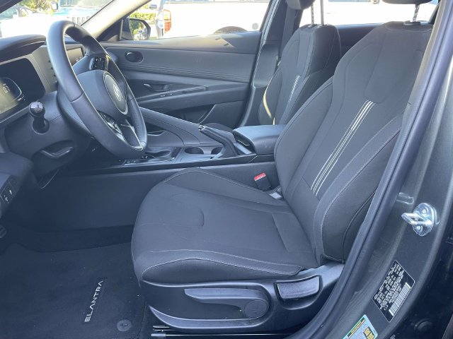 Used 2025 Hyundai Elantra Sport FWD image 16