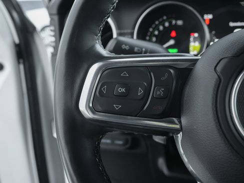 Used 2023 Jeep Wrangler Unlimited Sahara w/ Cold Weather Group image 19