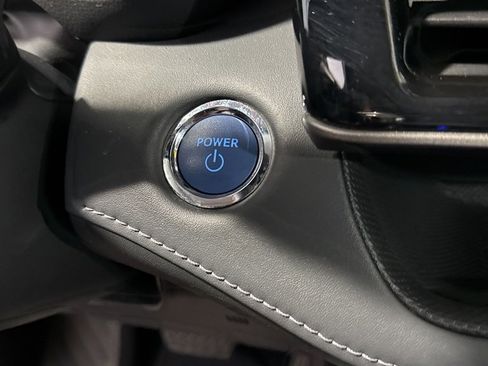 Used 2022 Toyota Highlander LE image 43