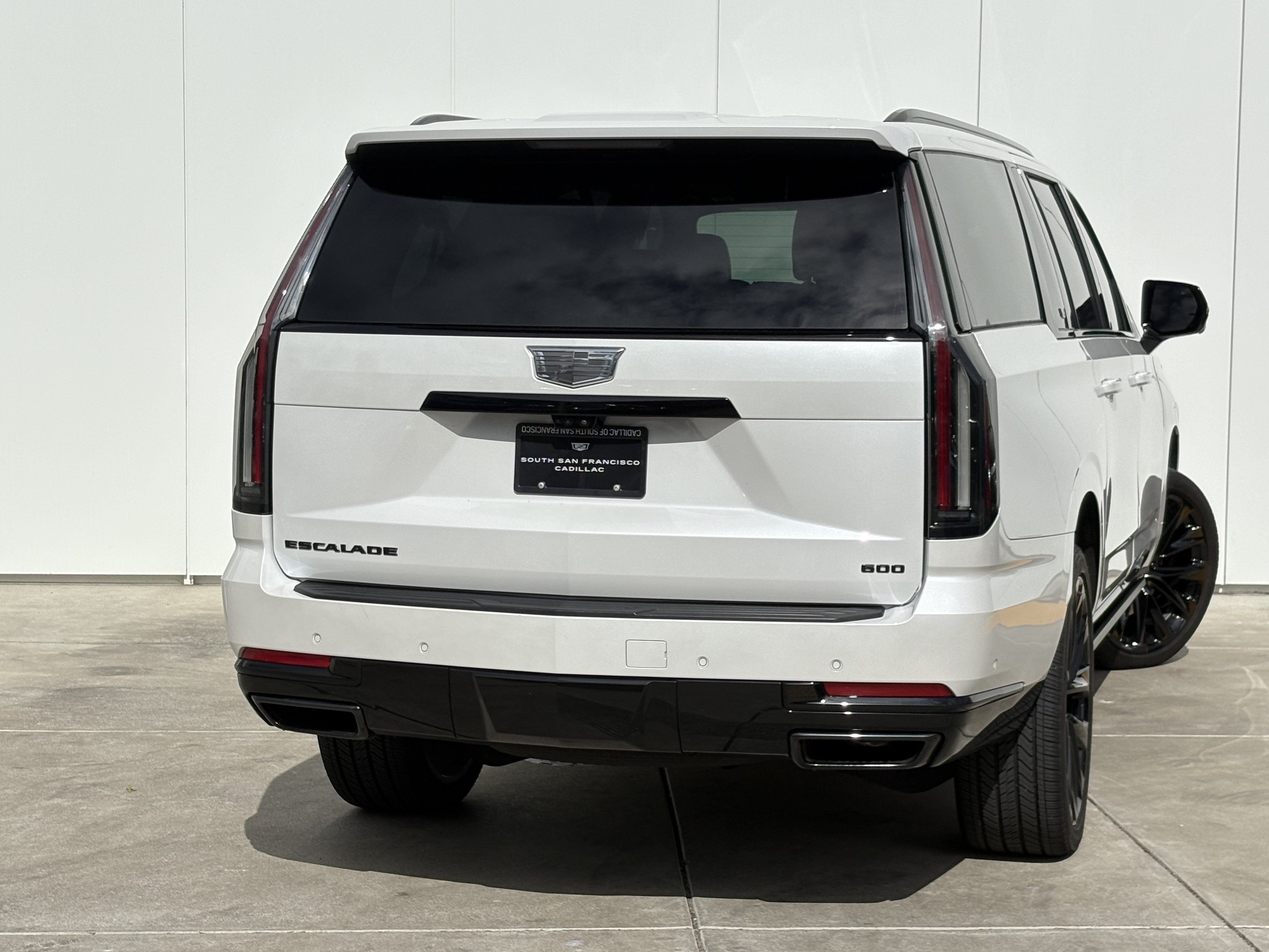 Used 2025 Cadillac Escalade ESV Sport Platinum w/ LPO, ONYX Package AWD/4WD image 6