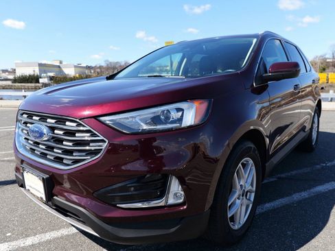 Used 2022 Ford Edge SEL w/ Convenience Package image 3