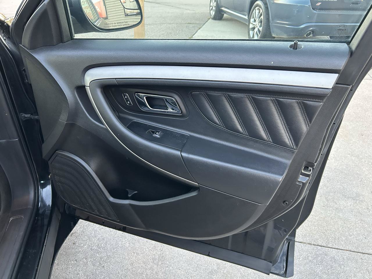 Used 2013 Ford Taurus SEL FWD image 16
